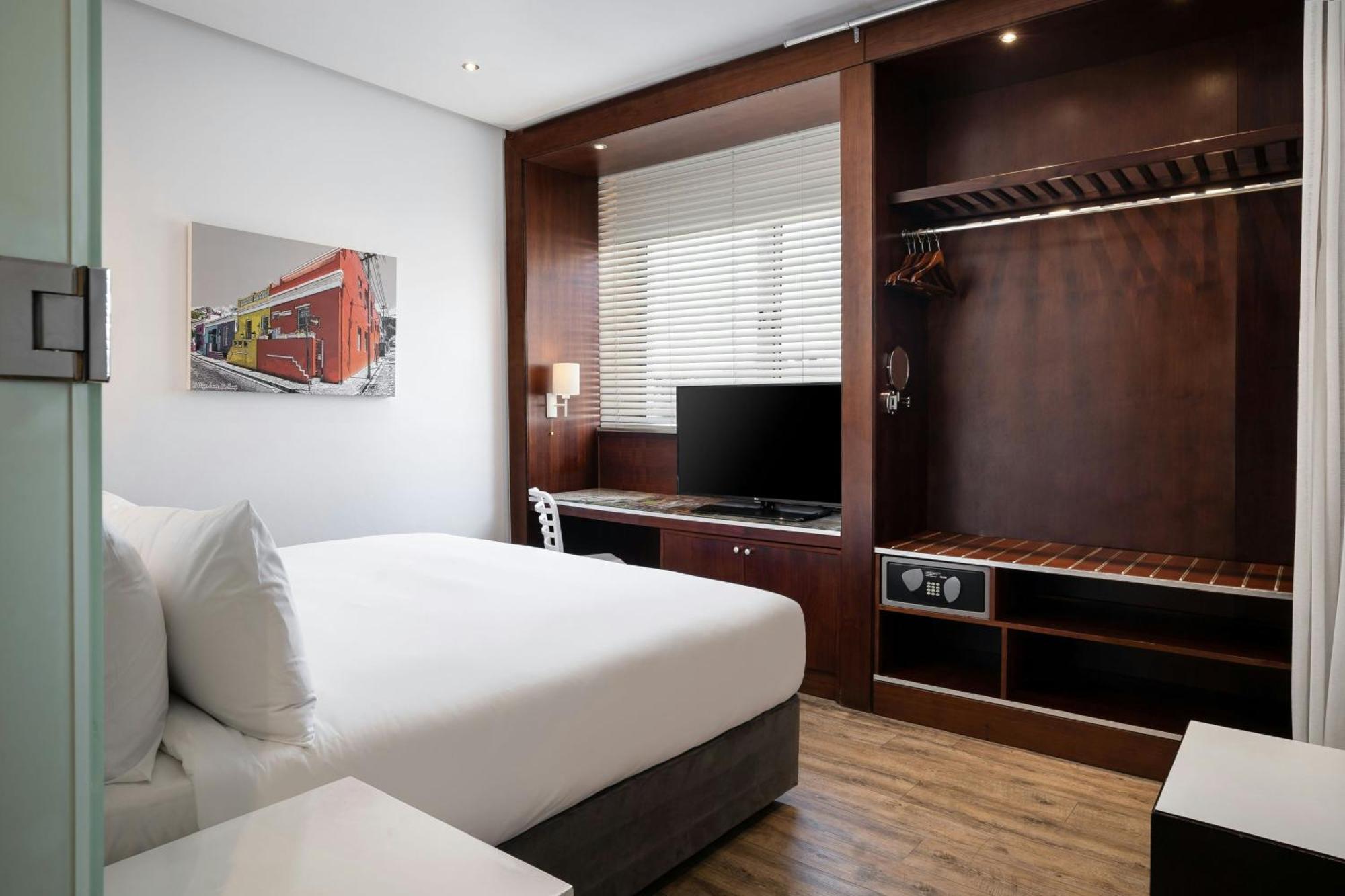 Protea Fire & Ice By Marriott 4* Cape Town
